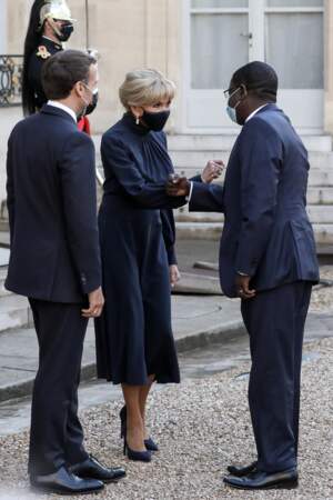 Accompagnée de son mari, Brigitte Macron a accueilli le président togolais Faure Gnassingbé pour un dîner au palais de l'Élysée, organisé ce lundi 17 mai 2021.