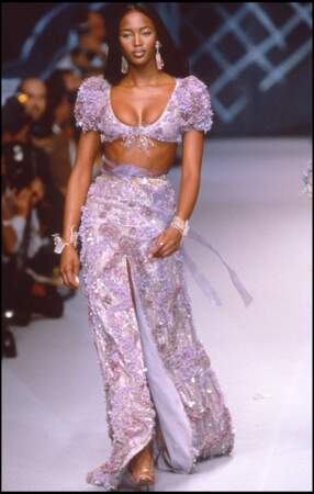 Naomi Campbell au défilé printemps-été 1995 Karl Lagerfeld