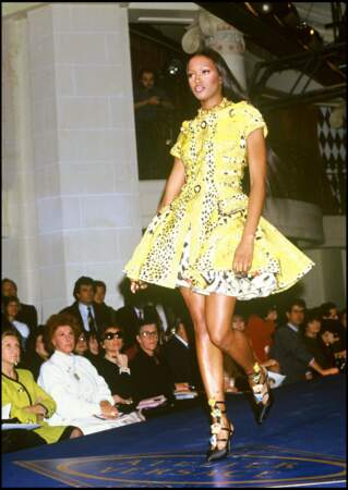 Naomi Campbell au défilé Haute-couture printemps-été 1992 Gianni Versace à Paris