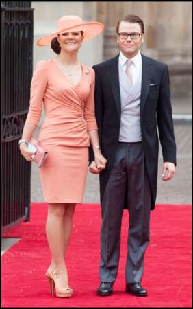 La robe portefeuille pastel de Victoria de Suède au mariage de Kate Middleton le 29 avril 2011.