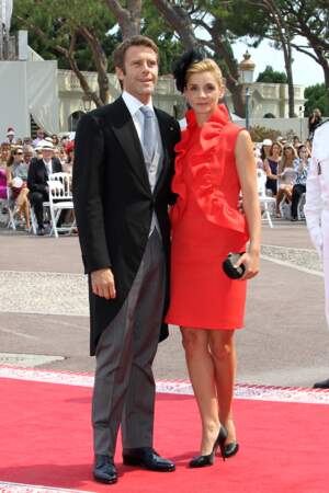 La robe rouge à frou frou de Clotilde Courau au mariage du prince Albert et Charlene de Monaco