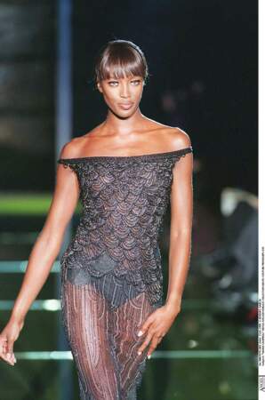 Naomi Campbell au défilé Versace printemps été 