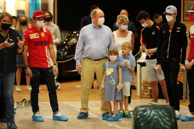 Le prince Albert II de Monaco et ses enfants âgés de 6 ans.
