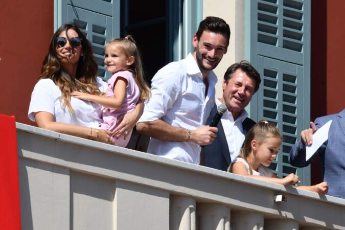 Hugo Lloris avec sa femme Marine et leurs filles Anne-Rose et Giuliana  à Nice en juillet 2018. 