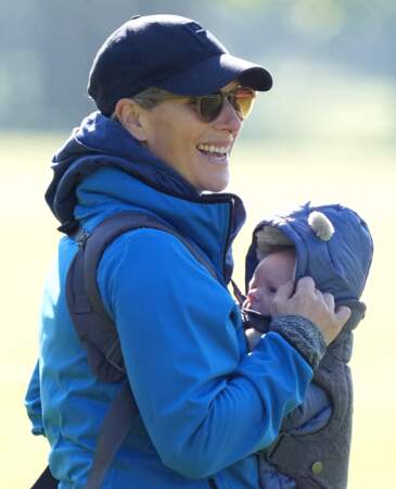Deux mois après sa naissance, Zara Tindall a accepté de dévoiler le visage adorable de son fils Lucas.