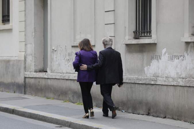 Denise Fabre était accompagnée de son mari Francis Vandenhende lors des obsèques de Jacqueline Caurat, en l'église Notre-Dame de l'Assomption de Passy, à Paris, France, le 2 juin 2021.