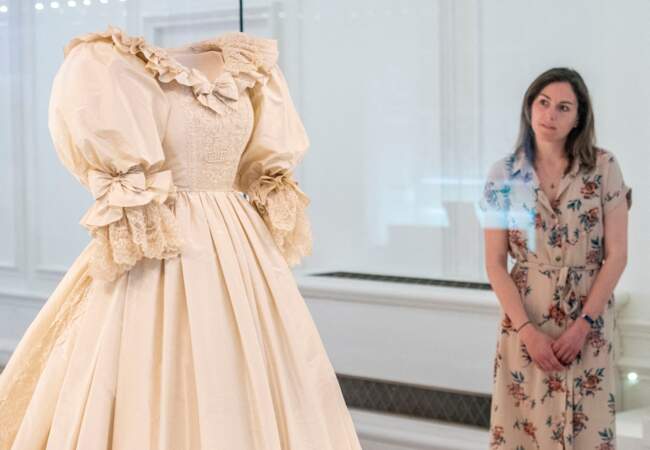La robe de mariée de la princesse Diana est exposée au palais de Kensington jusqu'au 2 janvier 2022.
