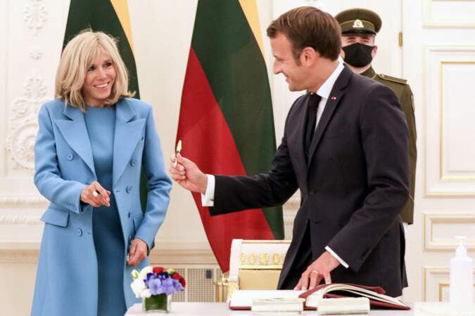 Cette année, Brigitte et Emmanuel Macron ne seront pas les hôtes du sommet du G7, dont la dernière édition en présentiel s'était tenu à Biarritz