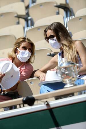 Sylvie Tellier et Amandine Petit, Miss France 2021 dans les tribunes de Roland Garros le 10 juin.