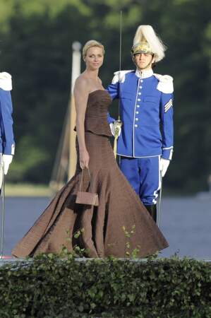 8 juin 2013 : Charlene en robe Akris pour le mariage de Madeleine de Suède