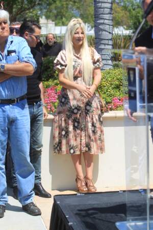 Tori Spelling a participé, aux côtés de l'animateur star Jay Leno, au rallye "Concours d'Elegance" à Beverly Hills, ce 20 juin 2021. 