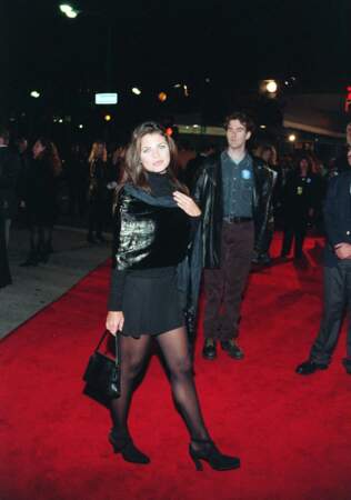 Yasmine Bleeth à la première du film "Interview with the vampire" à Paris, le 10 novembre 1994 