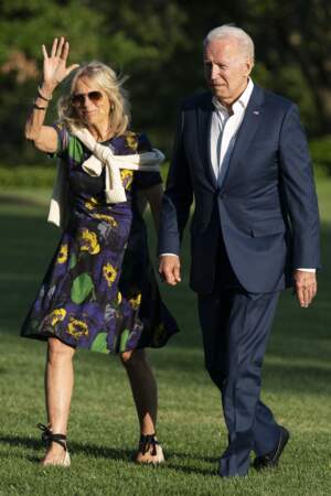Jill Biden avec une robe courte parfaite pour l'été 2021.
