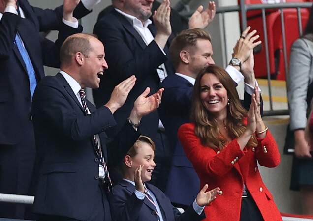 Loin des discordes familiales, le prince George et ses parents profitent d'un moment festif dans le stade de Wembley à Londres ce mardi 29 juin 2021