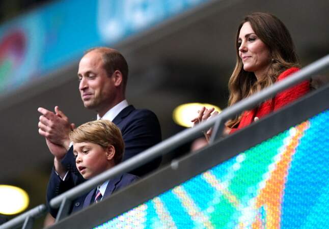 Lors de cette sortie en famille, le prince George était très concentré devant le match Angleterre-Allemagne, à l'occasion de l'Euro 2021