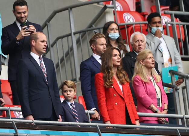 Le prince William, le prince George et Kate Middleton ont pris place dans les tribunes du stade de Wembley à Londres, ce mardi 29 juin