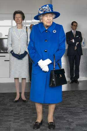 La reine Elizabeth II et la princesse royale lors d'une visite à Skypark, Glasgow, le 30 juin 2021