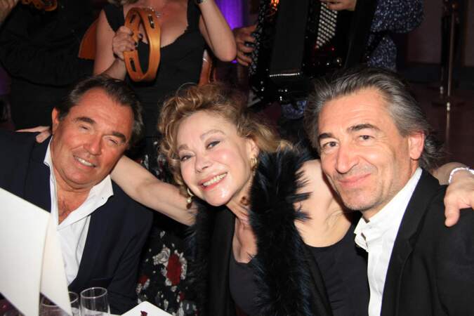 L'auteur Hervé Pouchol, l'actrice Grace de Capitani et son compagnon, Jean-Pierre Jacquin ont assisté à la soirée "La Dolce Vita De Massimo", à Paris, le 30 juin 2021. 