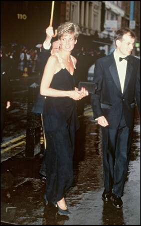La princesse Diana toujours aussi glamour sur le tapis rouge