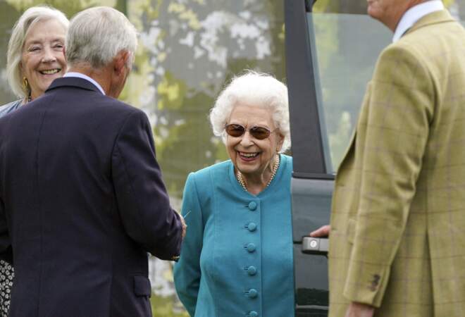 Attendue de pied ferme, la reine Elizabeth II n'a pas boudé son plaisir d'assister au Royal Windsor Horse Show à Windsor le 1er juillet 2021.