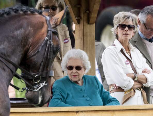 La reine Elizabeth II et Lady Penny aux premières loges pour assister à la première journée du Royal Windsor Horse Show à Windsor le 1er juillet 2021.