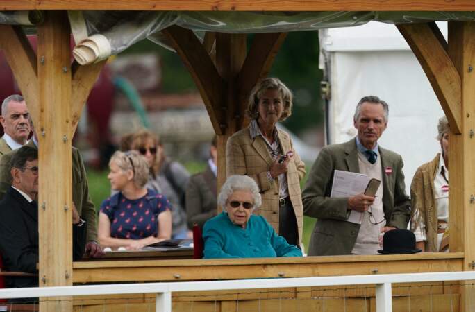 La reine Elizabeth II accompagnée par Lady Penny lors du Royal Windsor Horse Show à Windsor le 1er juillet 2021.