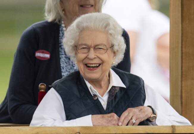 Très heureuse, Elizabeth II a assisté avec enthousiasme à la course hippique "Royal Windsor Horse Show", ce 2 juillet, à Windsor.