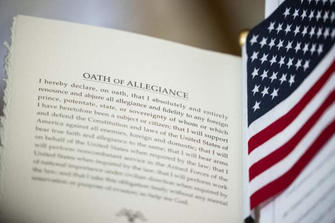 Le groupe de citoyens américains doit prêter un serment d'allégeance pour terminer le processus de naturalisation.
