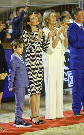 Caroline de Monaco, Charlotte Casiraghi et Raphaël semblent être aux anges.
