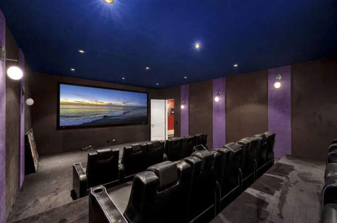 La salle de cinéma de la villa de Laeticia et Johnny Hallyday à Pacific Palisades vendue en février 2021 pour 13 millions d'euros à Los Angeles.