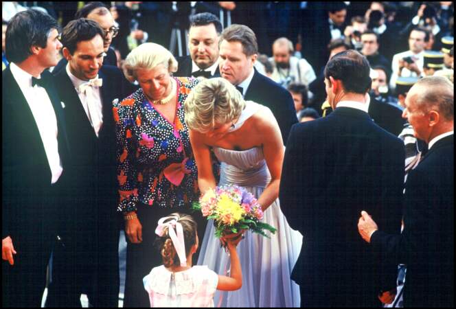 Le prince Charles et la princesse Diana sur le tapis rouge du Festival de Cannes en 1987