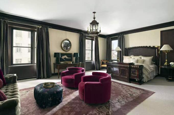 La résidence new-yorkaise vendue par la famille Douglas comprend également des portes escamotables en acajou et des pièces avec des grandes hauteurs sous plafond