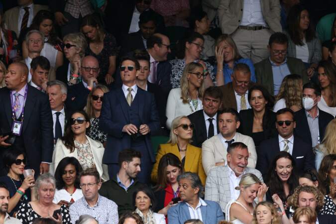 Tom Cruise, Pom Klementieff  et Hayley Atwell dans les tribunes de Wimbledon le 10 juillet 2021