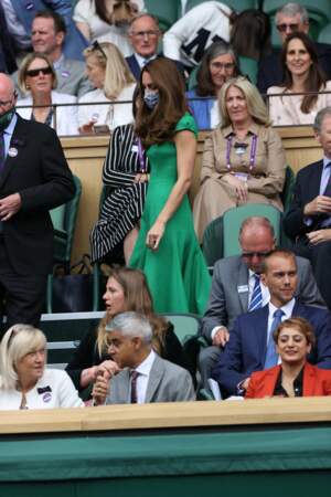 Kate Middleton est apparue radieuse dans sa robe verte émeraude lors de la finale à Wimbledon, ce samedi 10 juillet. 