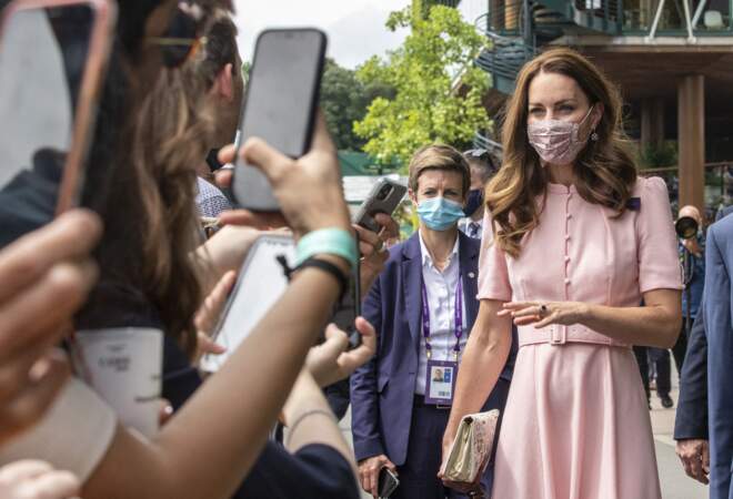 Les fans royaux étaient présents pour accueillir Kate Middleton lors de son arrivée à Wimbledon ce 11 juillet 