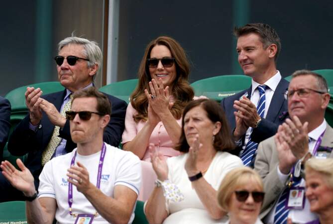 La duchesse de Cambridge a applaudi les joueurs de tennis à Wimbledon ce 11 juillet 