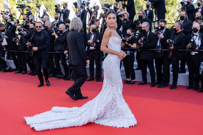 Camila Coelho, sublime au Festival de Cannes 2021, ce dimanche 11 juillet