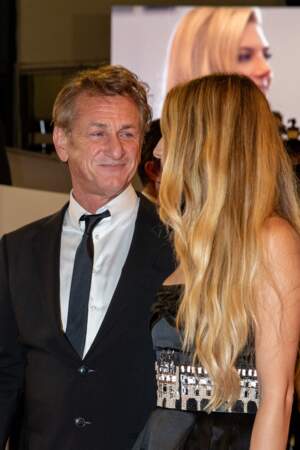 Sean Penn avec sa fille Dylan Penn lors de la montée des marches du Festival de Cannes ce 10 juillet 