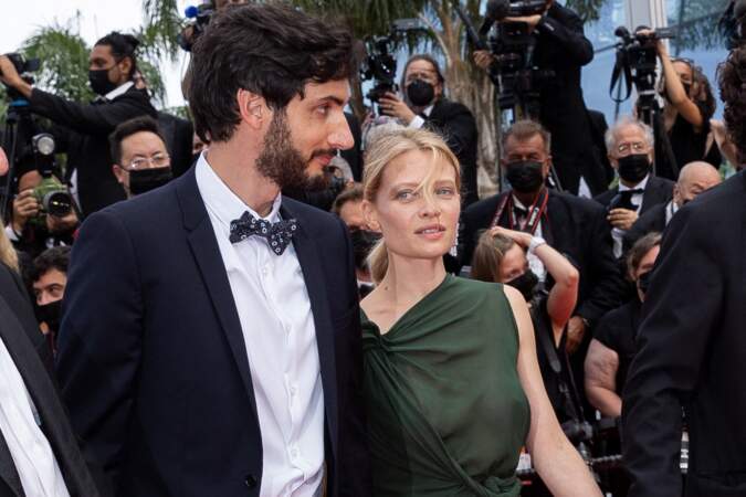 Romain Cogitore et Mélanie Thierry aperçus lors du 74ème Festival International du Film de Cannes, le 12 juillet 2021.