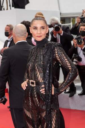 Sublime, Clotilde Courau en robe noire tout en transparence et chignon haut lors de la montée des marches du film « The French Dispatch» au 74ème Festival International du Film de Cannes. 