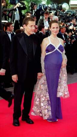 Judith Godrèche enceinte et alors en couple avec Dany Boon à Cannes en 1999