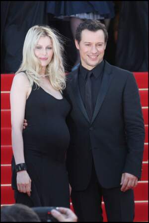 Laetitia Casta enceinte en petite robe noire avec son compagnon de l'époque, Stefano Accorsi en 2009