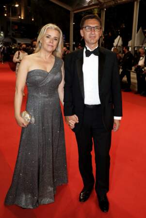 Maxime Saada et sa femme Sylvie pour la montée des marches du film "Bac Nord" lors du 74ème Festival International du Film de Cannes, le 12 juillet 2021