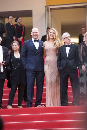 Blake Lively. enceinte au festival de Cannes : elle opte pour une robe de soirée longue le 11 mai 2016.