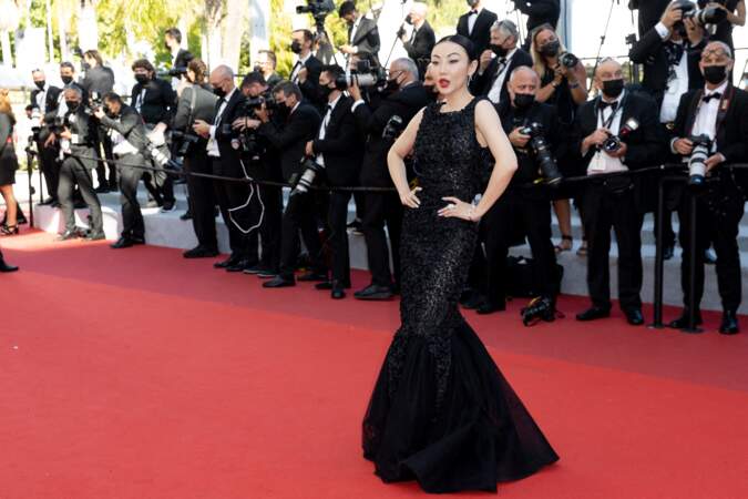 L'influenceuse Jessica Wang sur le tapis rouge du Festival de Cannes le 14 juillet 2021