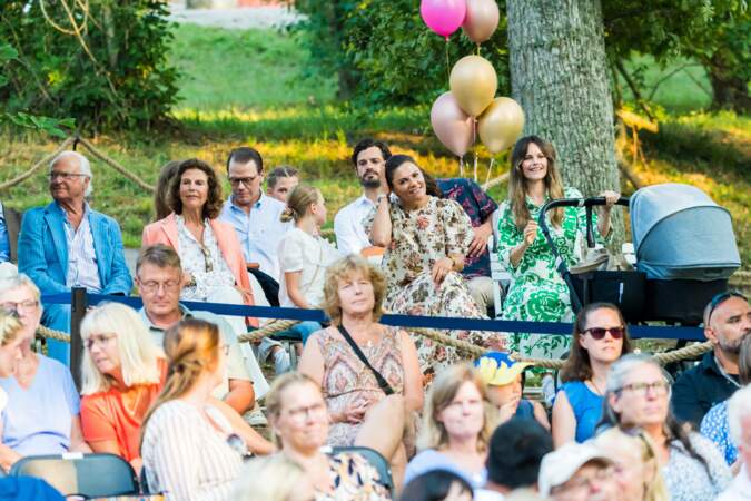 Aux côtés de la famille royale de Suède, la princesse Sofia a fait une sortie très remarquée et stylée à l'occasion du concert "Solliden Session" organisé au château de Solliden, à Borgholm, le 13 juillet 2021