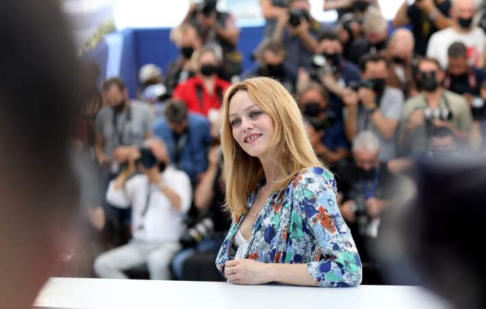 Vanessa Paradis au photocall du film Cette musique ne joue pour personne lors du 74ème festival international du film de Cannes le 10 juillet 2021.