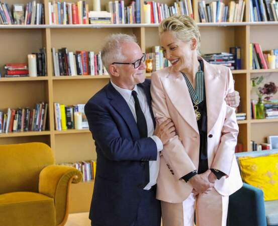 L'actrice américaine Sharon Stone et Thierry Frémaux, délégué général du festival de Cannes, émus et complices.