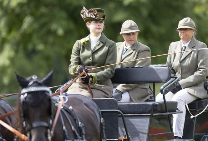 Lady Louise Windsor conduit une calèche en juillet 2021 lors du Royal Windsor Horse Show