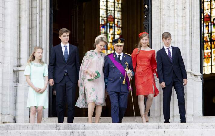 La princesse a défilé sous les yeux de sa famille dans l'uniforme de l’École royale militaire. 